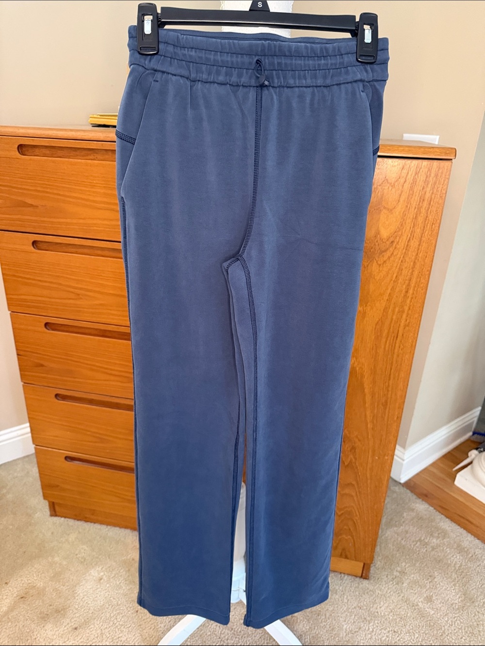 Lululemon Softstreme elastic waist women’s pant blue color size 4